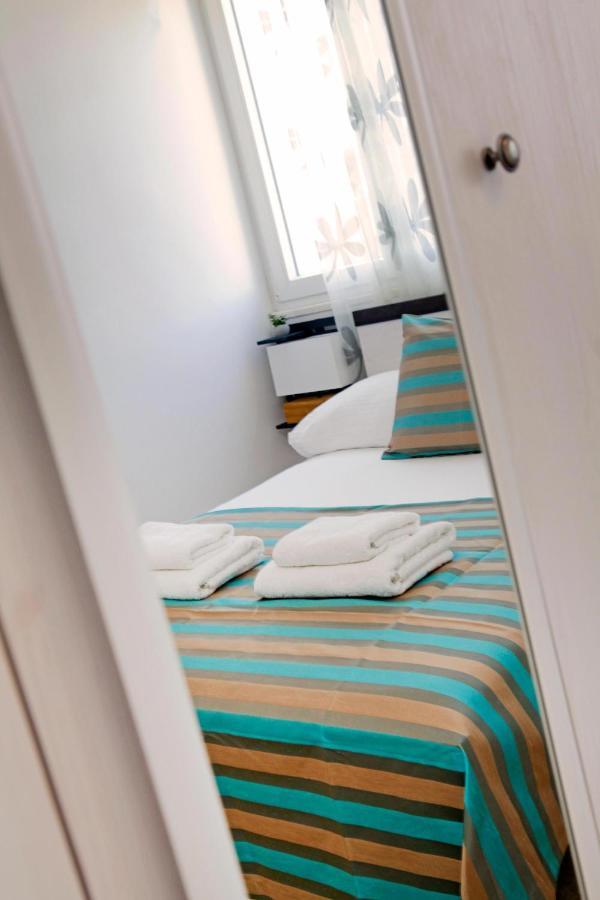 Appartement Modern 2-bed Apt, Late Check In Available