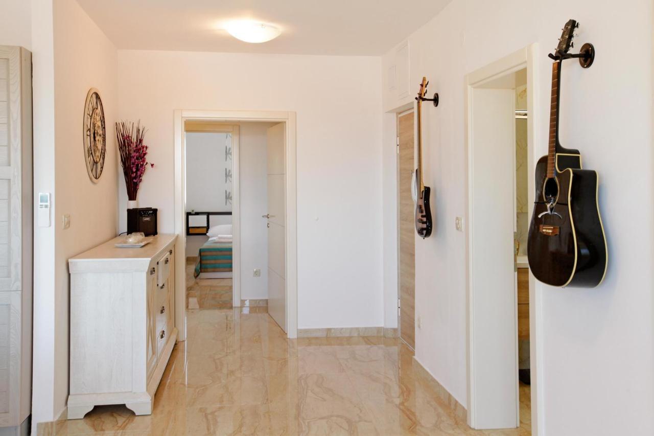 Appartement Modern 2-bed Apt, Late Check In Available *