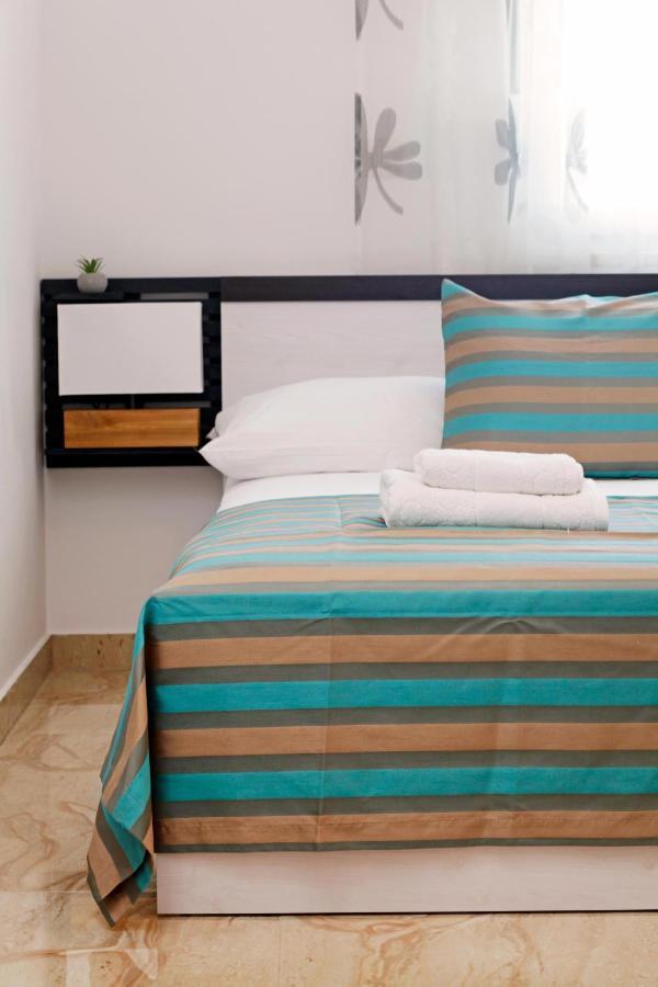 Appartement Modern 2-bed Apt, Late Check In Available
