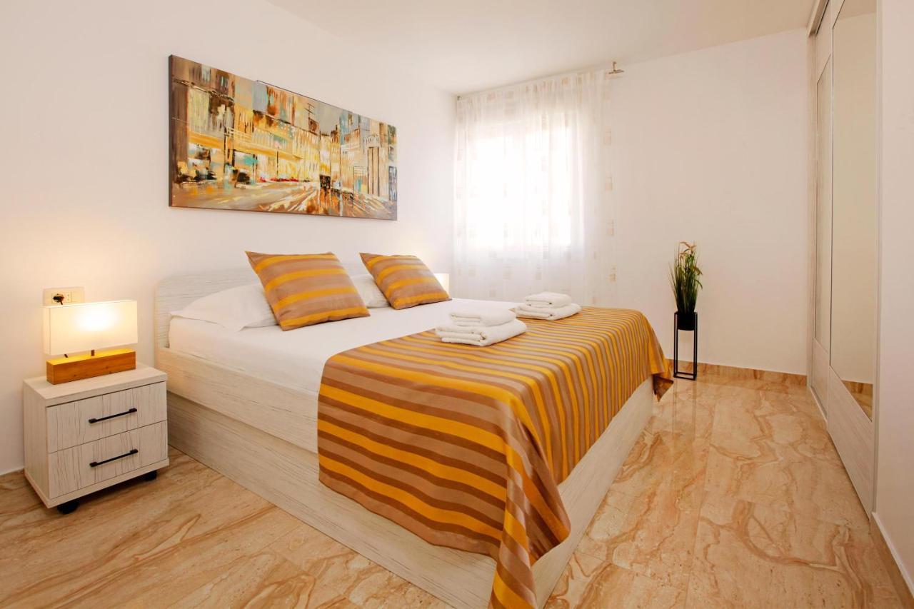 Apartmán Modern 2-bed Apt, Late Check In Available Split