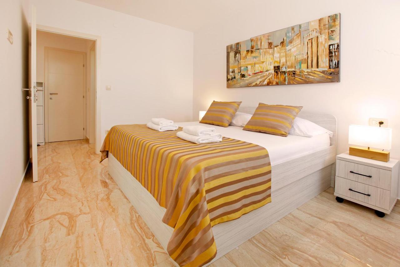 Modern 2-bed Apt, Late Check In Available Apartmán