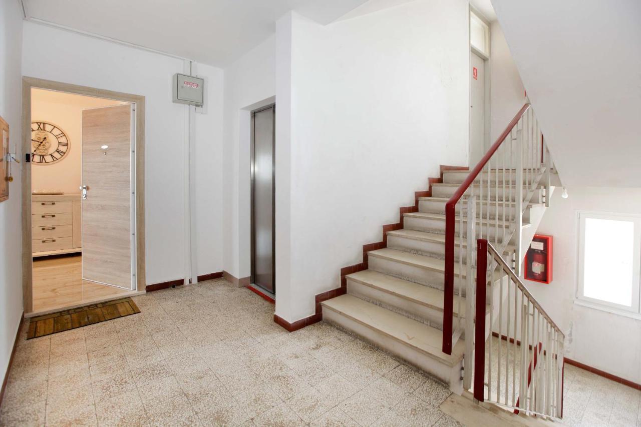 Apartmán Modern 2-bed Apt, Late Check In Available *